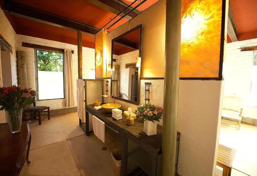 اتاق لوکس با تخت بزرگ, Casa Limon