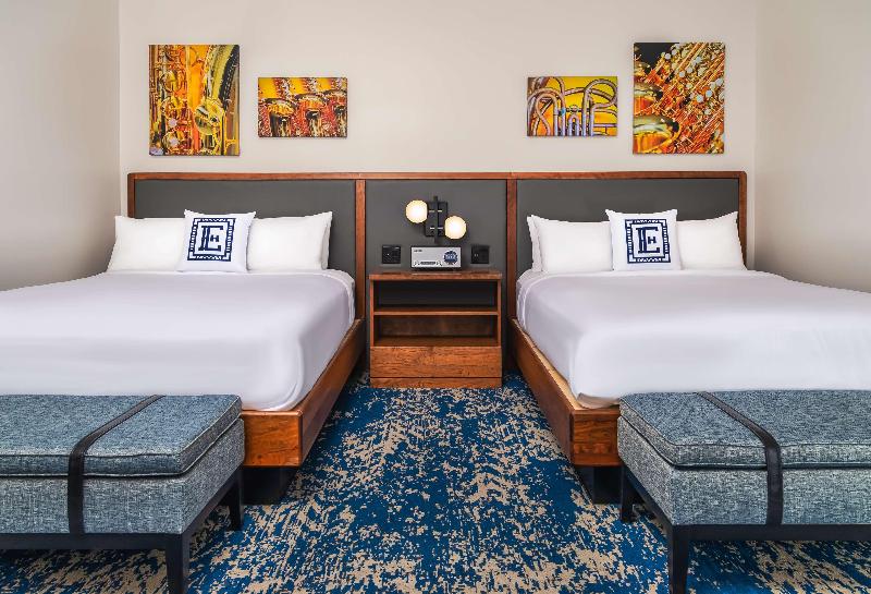 اتاق استاندارد با تخت دو نفره بزرگ, Elkhart, Tapestry Collection By Hilton