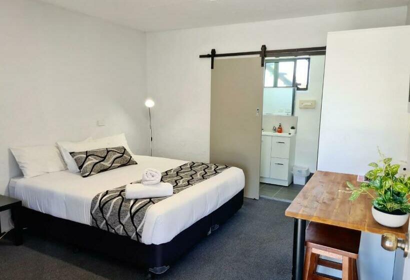 اتاق استاندارد با تخت بزرگ, Parkes Federation Motel