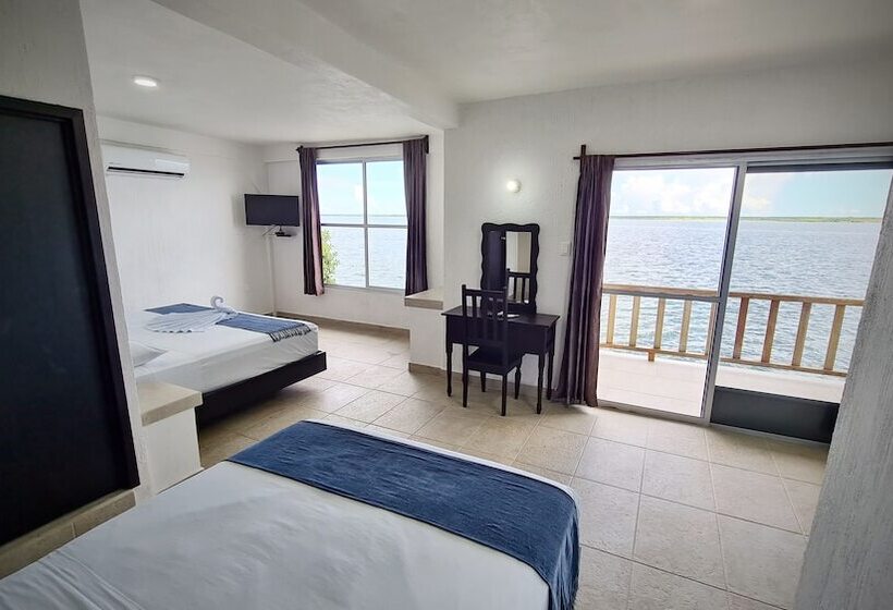Superior room with lake view, Vista Laguna Bacalar