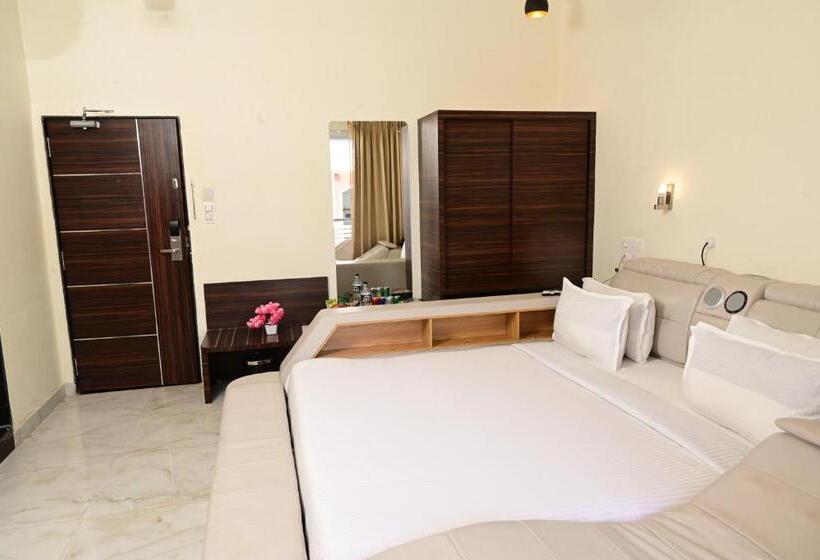 اتاق پرمیوم, Vits Shanti Solitaire Arpora