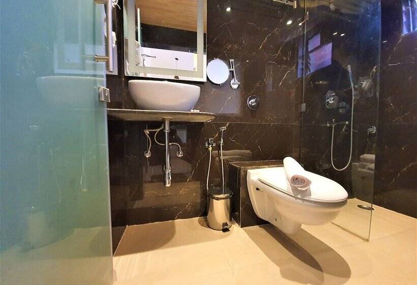 اتاق لوکس با تخت بزرگ, Vits Shanti Solitaire Arpora