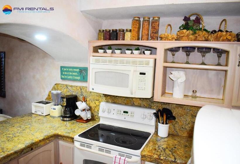 آپارتمان 2 خوابه با چشم‌انداز دریا, Marina Pinacate B 406