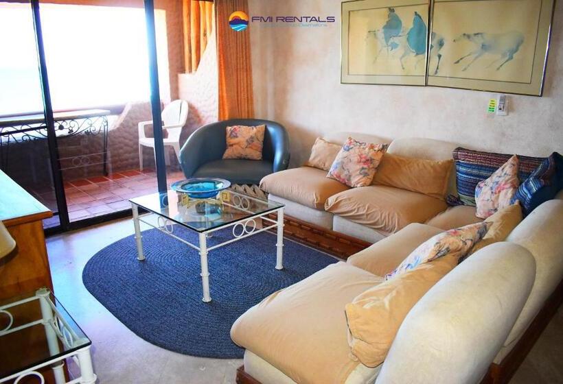 آپارتمان 2 خوابه با چشم‌انداز دریا, Marina Pinacate B 406