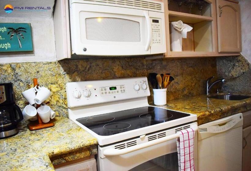 آپارتمان 2 خوابه با چشم‌انداز دریا, Marina Pinacate B 406