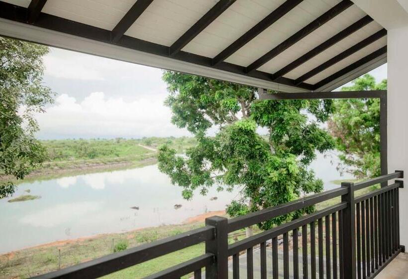 اتاق سوپریور, Birds Resort Hambantota
