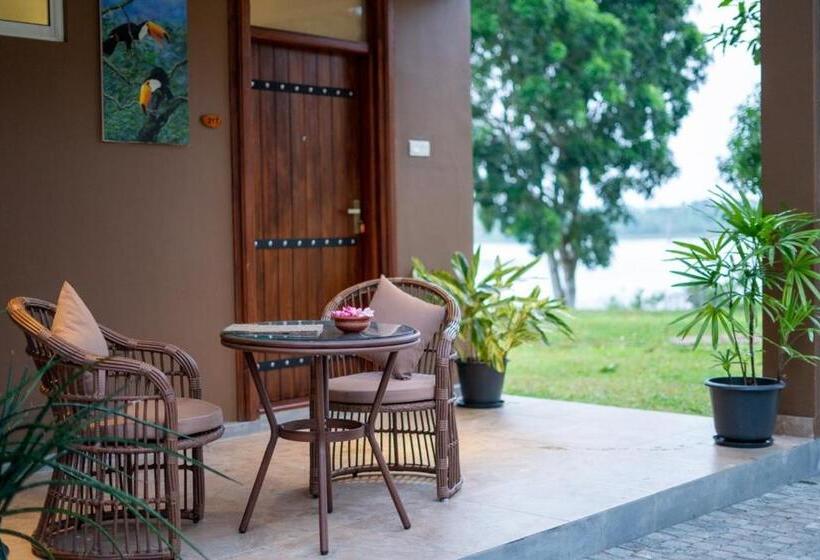 اتاق لوکس, Birds Resort Hambantota