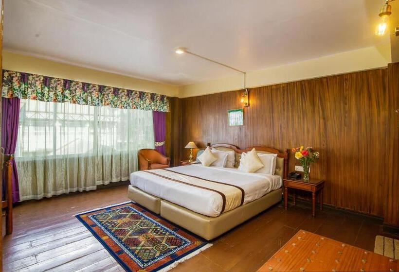اتاق لوکس, Muscatel Himalayan Resort   400 Mts From Mall Road