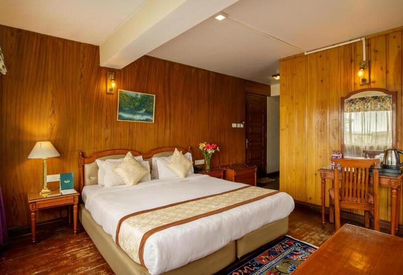 اتاق لوکس, Muscatel Himalayan Resort   400 Mts From Mall Road