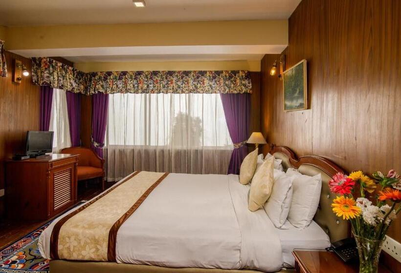 اتاق لوکس, Muscatel Himalayan Resort   400 Mts From Mall Road