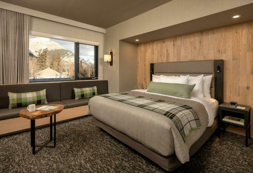 带大床的标准间, Peaks Hotel And Suites