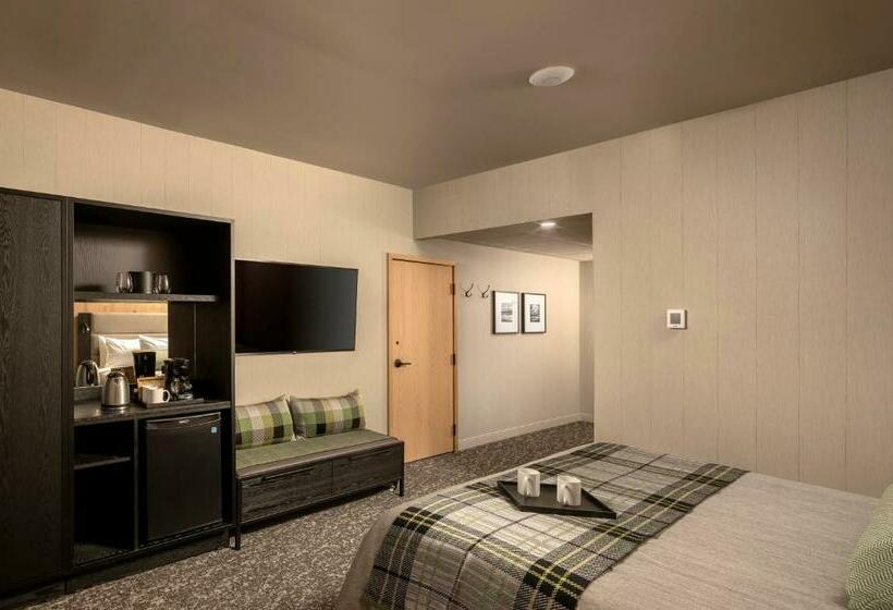 带大床的标准间, Peaks Hotel And Suites