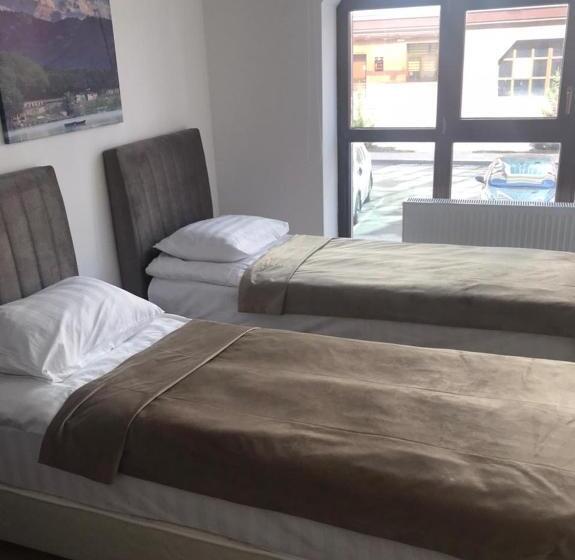 اتاق اکونومی, Sulu Hostel