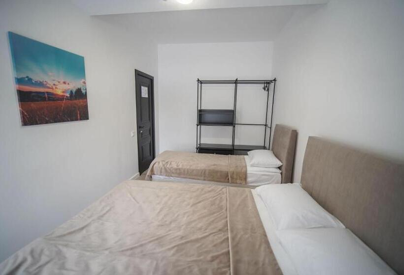 اتاق استاندارد سه نفره, Sulu Hostel
