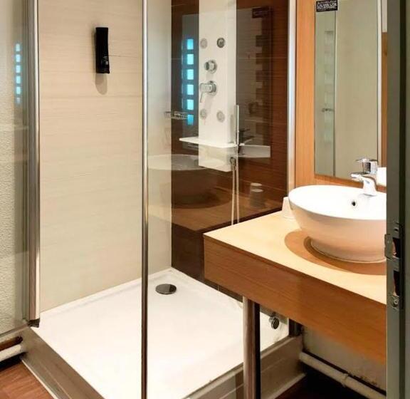 اتاق استاندارد چهار تخته, B&b Hotel Cambrai