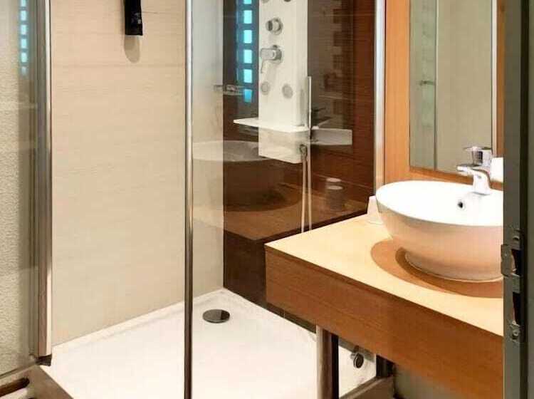 اتاق استاندارد, B&b Hotel Cambrai