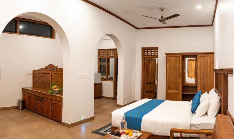 اتاق سوپریور با تخت بزرگ, Kalpavanam Heritage Resort