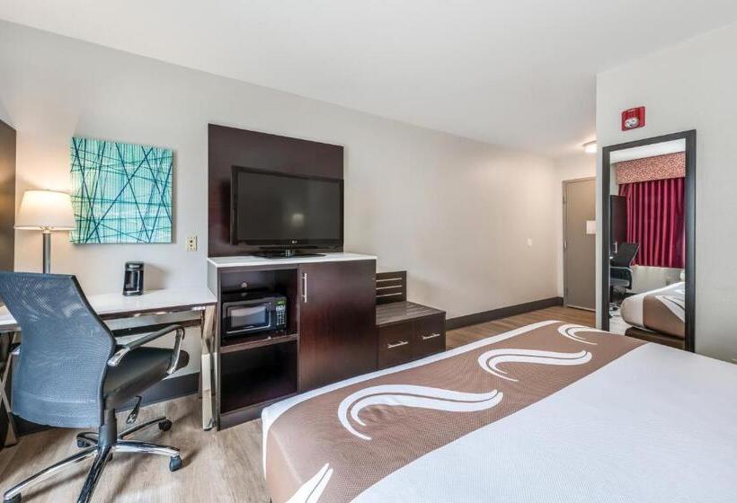 اتاق استاندارد با تخت بزرگ برای معلولان, Quality Inn Poughkeepsie