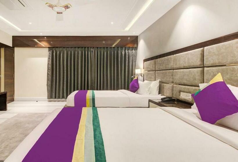 Номер Deluxe, Treebo Premium Tahoora International