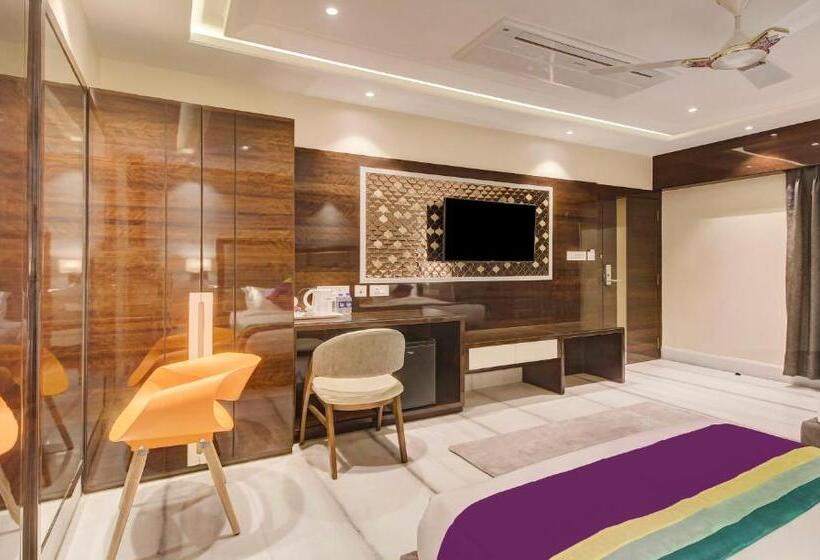 Номер Deluxe, Treebo Premium Tahoora International