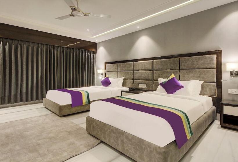 Номер Deluxe, Treebo Premium Tahoora International