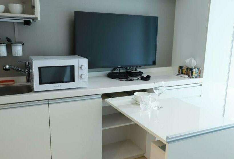 اتاق لوکس با بالکن و چشم‌انداز دریا, Shine Hotel Incheon Airport