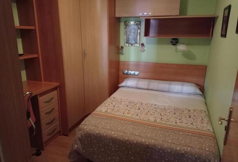 اتاق استاندارد, Albergue De Peregrinos Ultreia Et Suseia