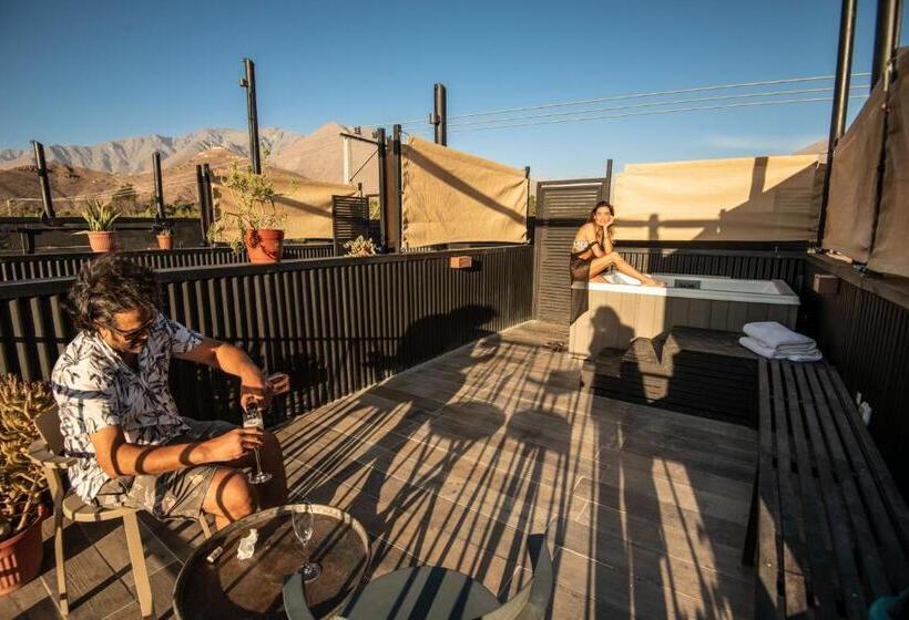 سوییت لوکس, Solar Madariaga