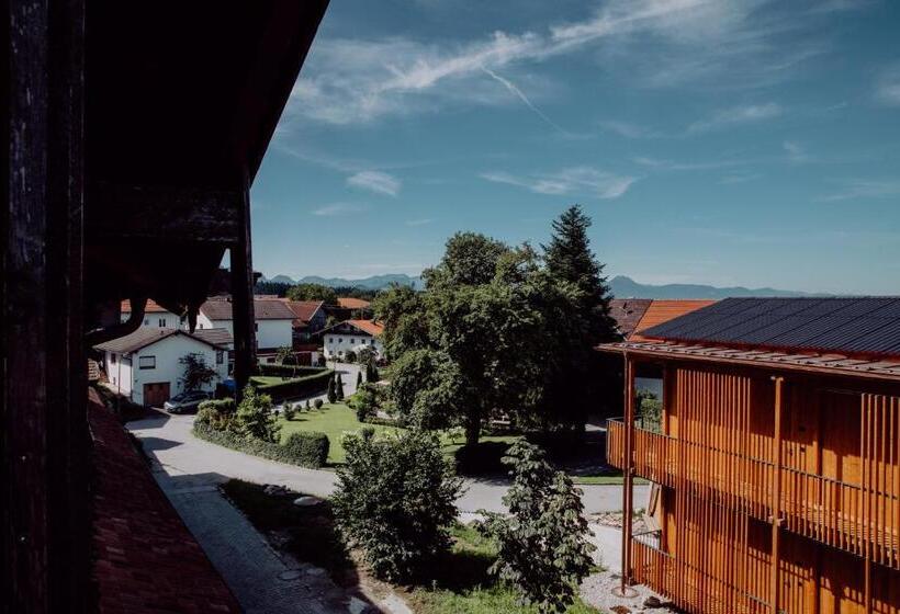 سوییت با چشم‌انداز پانوراما, Hirzinger   Gasthaus Und
