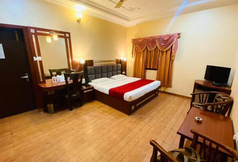 اتاق لوکس با تخت بزرگ, Prayag Inn Prayagraj