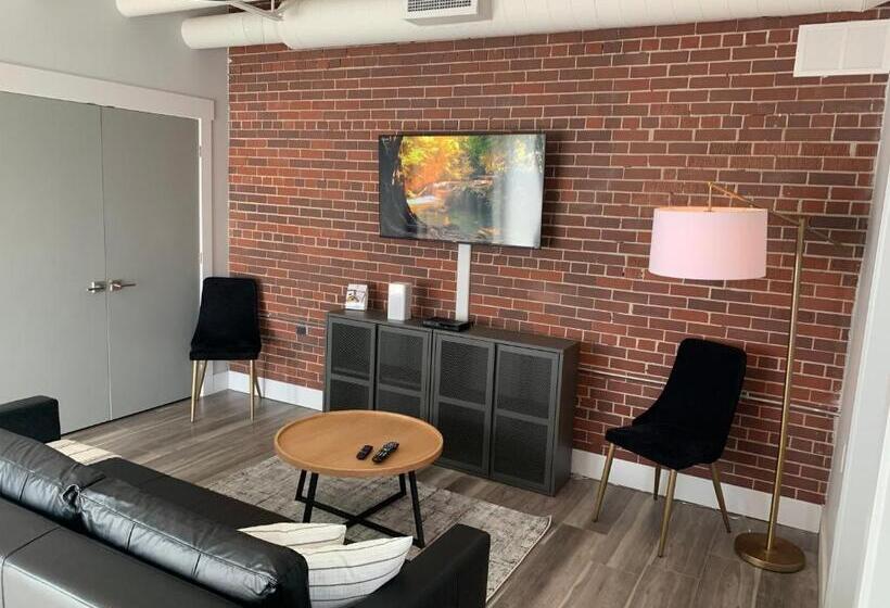 استودیوی استاندارد, Station 1 By Terra Hospitality