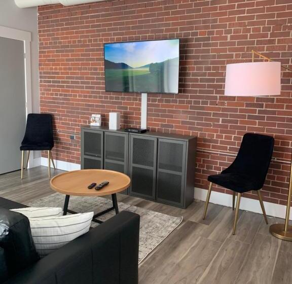 استودیوی استاندارد, Station 1 By Terra Hospitality