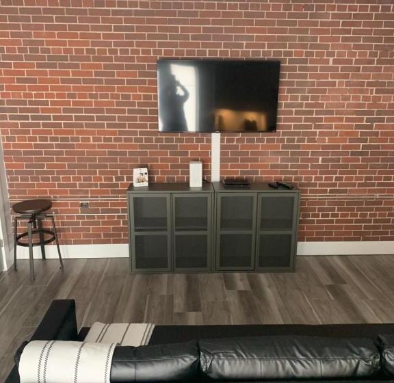 استودیوی استاندارد, Station 1 By Terra Hospitality