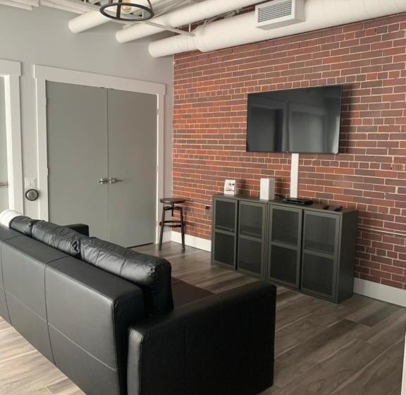 استودیوی استاندارد, Station 1 By Terra Hospitality