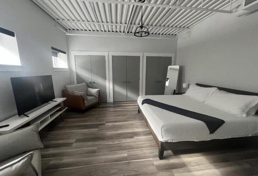 استودیوی استاندارد, Station 1 By Terra Hospitality