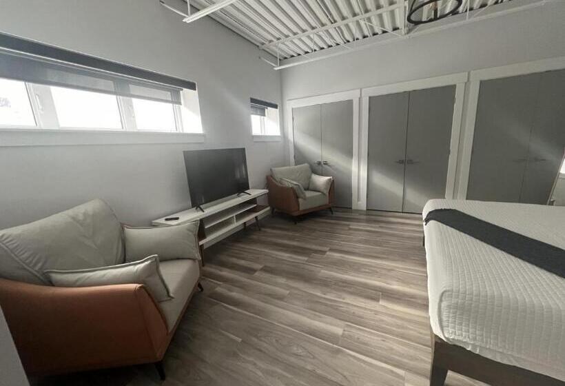 استودیوی استاندارد, Station 1 By Terra Hospitality