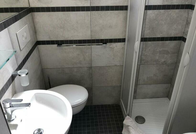 Standard 3 Pers. Værelse, Monti