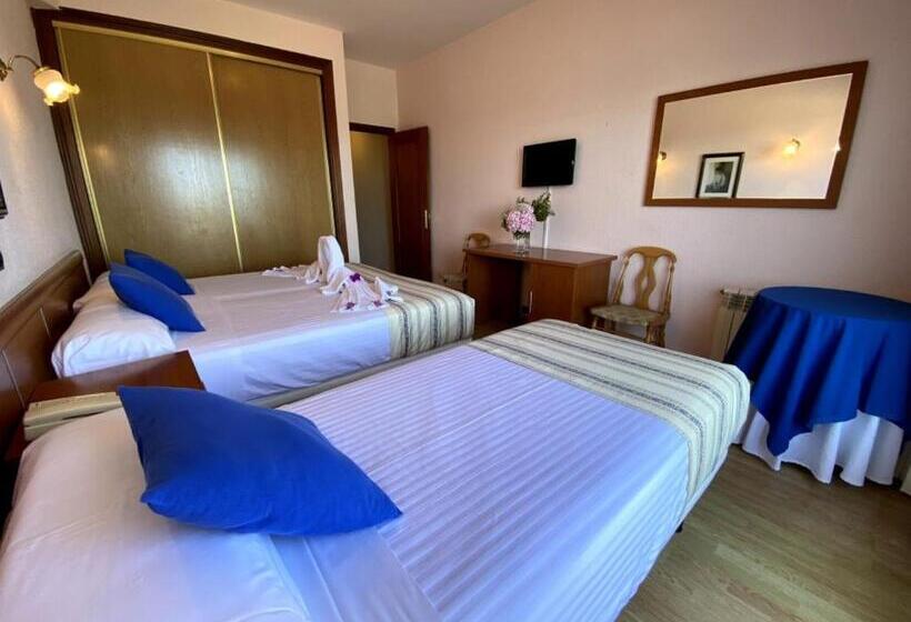 Economy Triple Room, Alfar