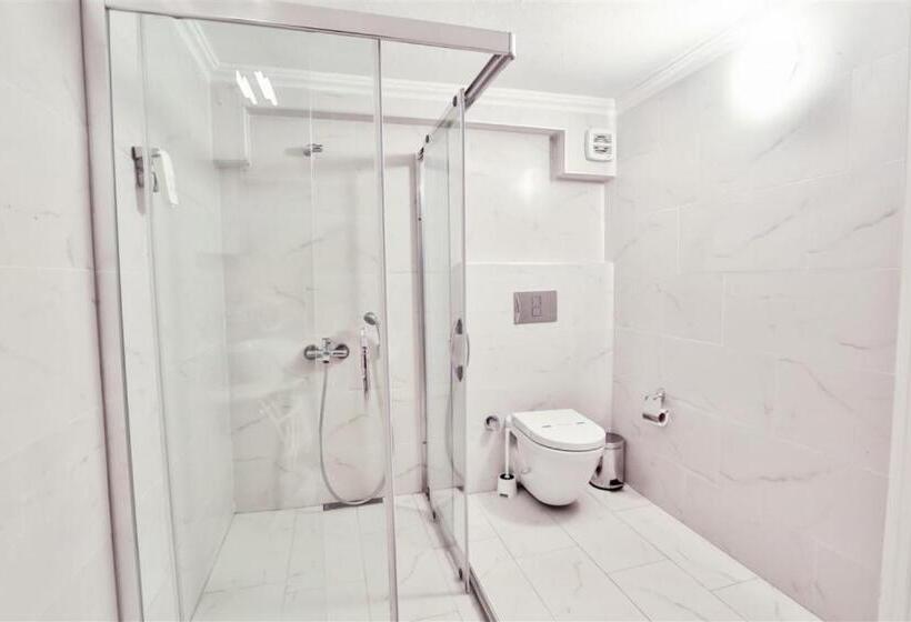 اتاق استاندارد سه نفره, Club çapa