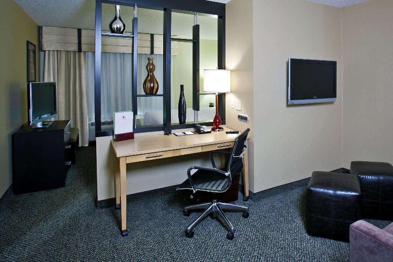 سوئیت با تخت بزرگ, Doubletree By Hilton Hotel Savannah Airport