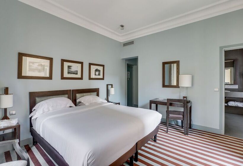 Deluxe Room, Duret