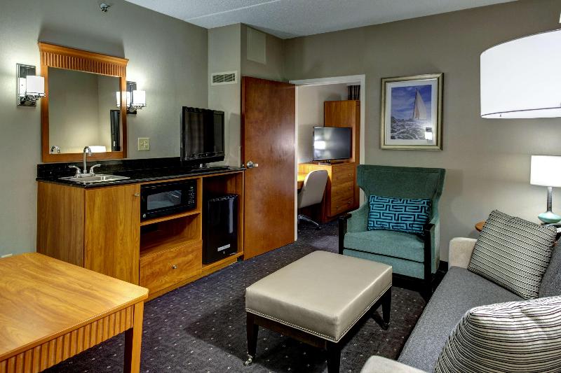 سوئیت با تخت بزرگ, Embassy Suites Williamsburg