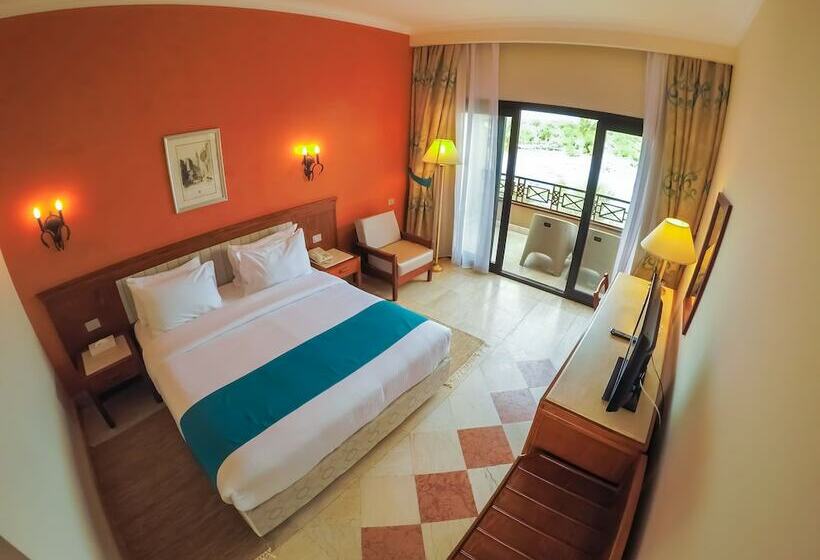 اتاق استاندارد با چشم‌انداز باغ, Pharaoh Azur Resort
