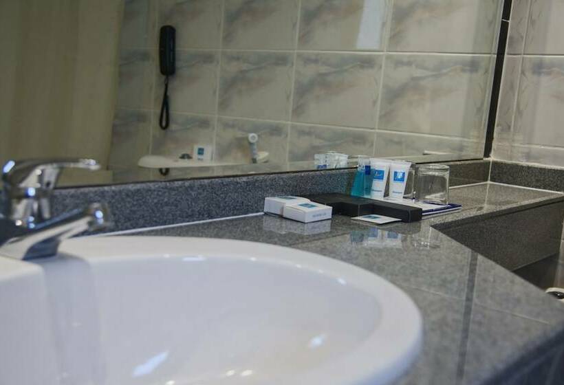 اتاق استاندارد با چشم‌انداز استخر, Pharaoh Azur Resort