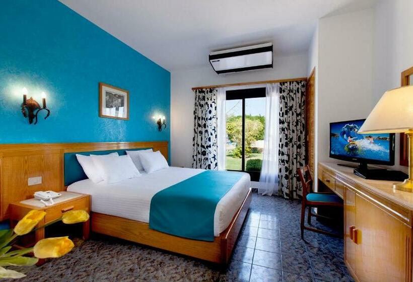 بانگلوی استاندارد, Pharaoh Azur Resort