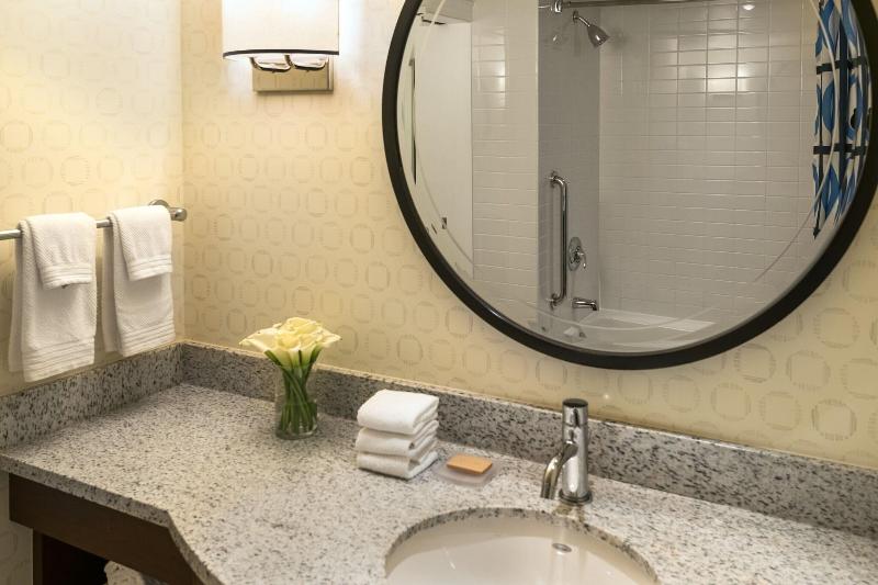适合残疾人使用的标准间, Renaissance Boston Seaport