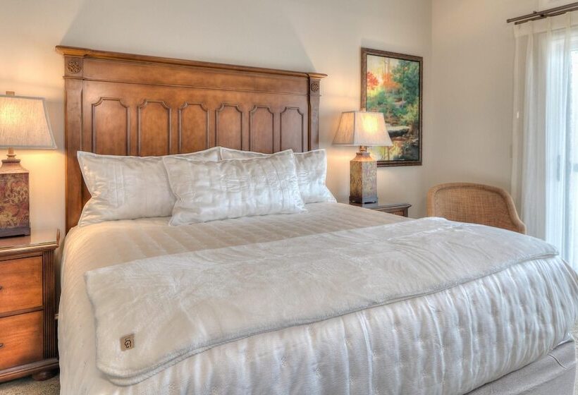 2 Bedrooms Apartment River View, Riverstone Condo Resort & Spa