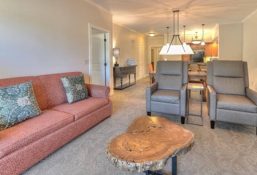 2 Bedrooms Apartment River View, Riverstone Condo Resort & Spa