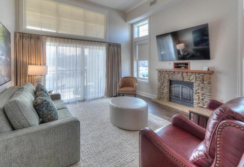 1 Bedroom Penthouse Apartment, Riverstone Condo Resort & Spa