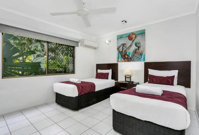 2 Bedroom Apartment, Roydon Beachfront Apartments